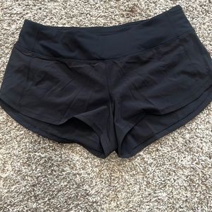 Never worn size 6 Lululemon 2 1/2 inch shorts